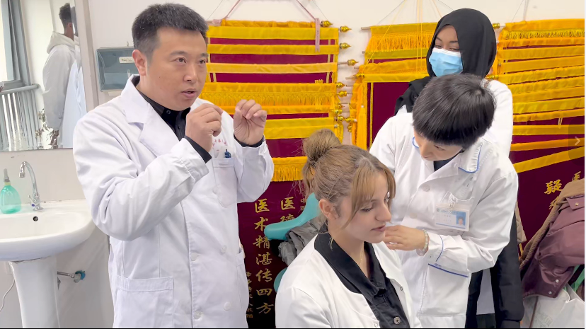 Cure Yourslef for Plenty Disease:Take Less Medicine&Save a Lot